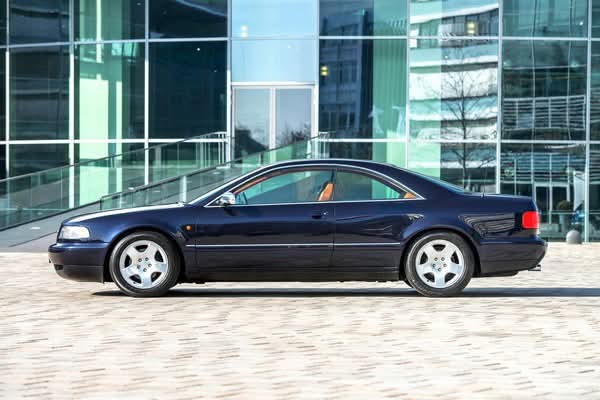 Audi A8 Coupé