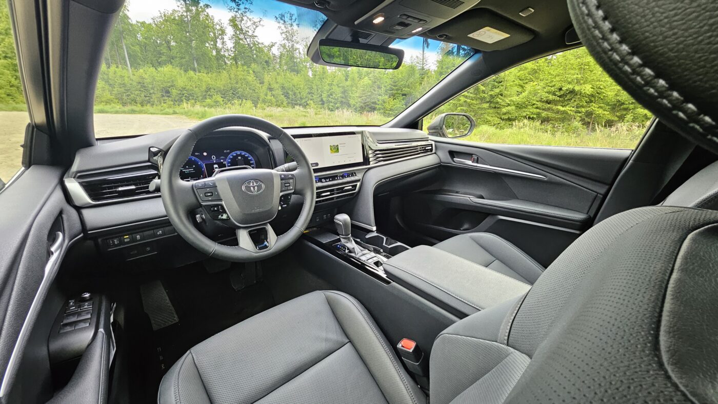 Toyota Camry IX Hybrid