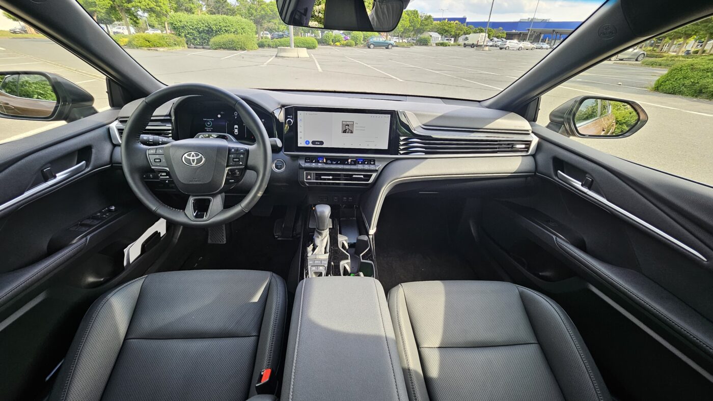 Toyota Camry IX Hybrid