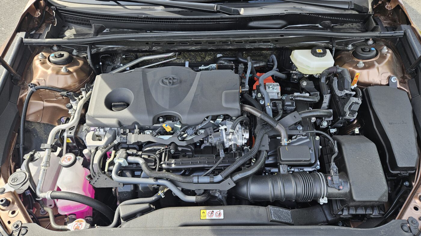 Toyota Camry IX Hybrid