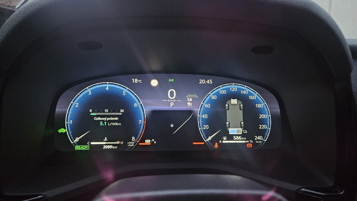 Toyota Camry IX Hybrid