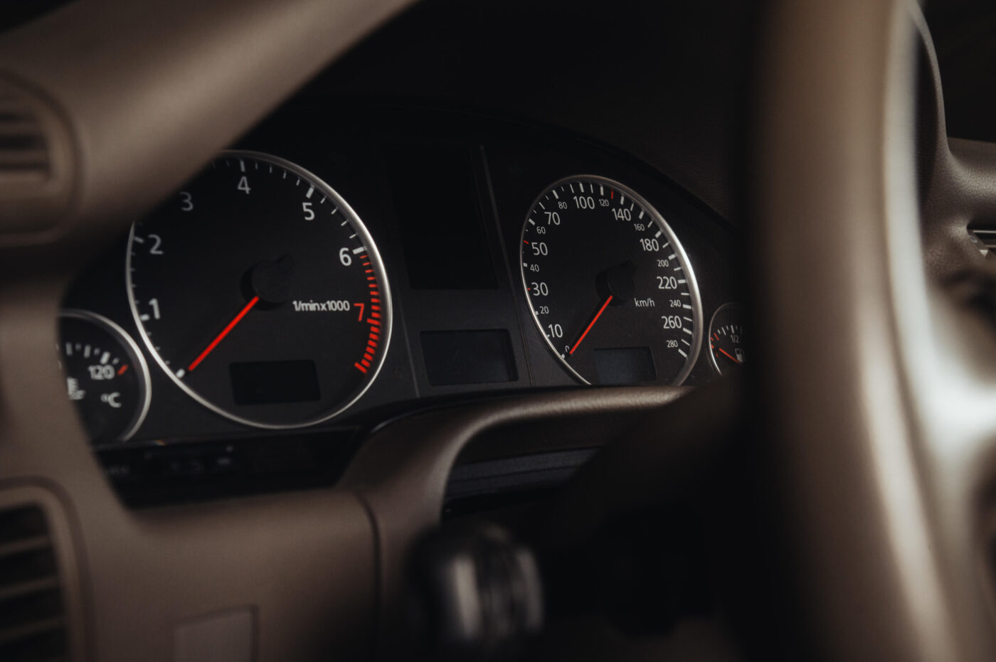 Audi A8 D2 W12